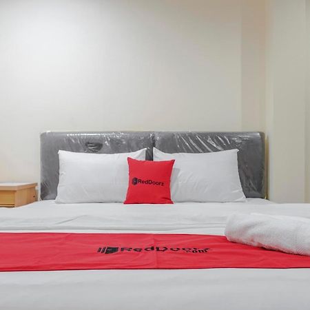 Reddoorz @ Jalan Biak Roxy Jakarta Exteriör bild