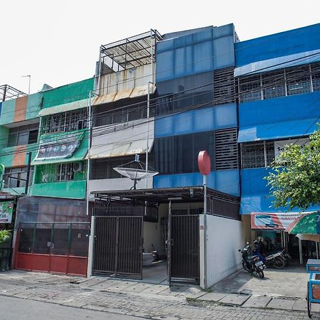 Reddoorz @ Jalan Biak Roxy Jakarta Exteriör bild