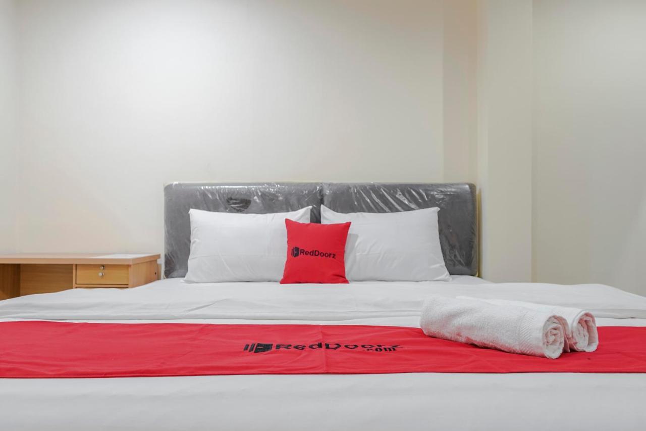Reddoorz @ Jalan Biak Roxy Jakarta Exteriör bild