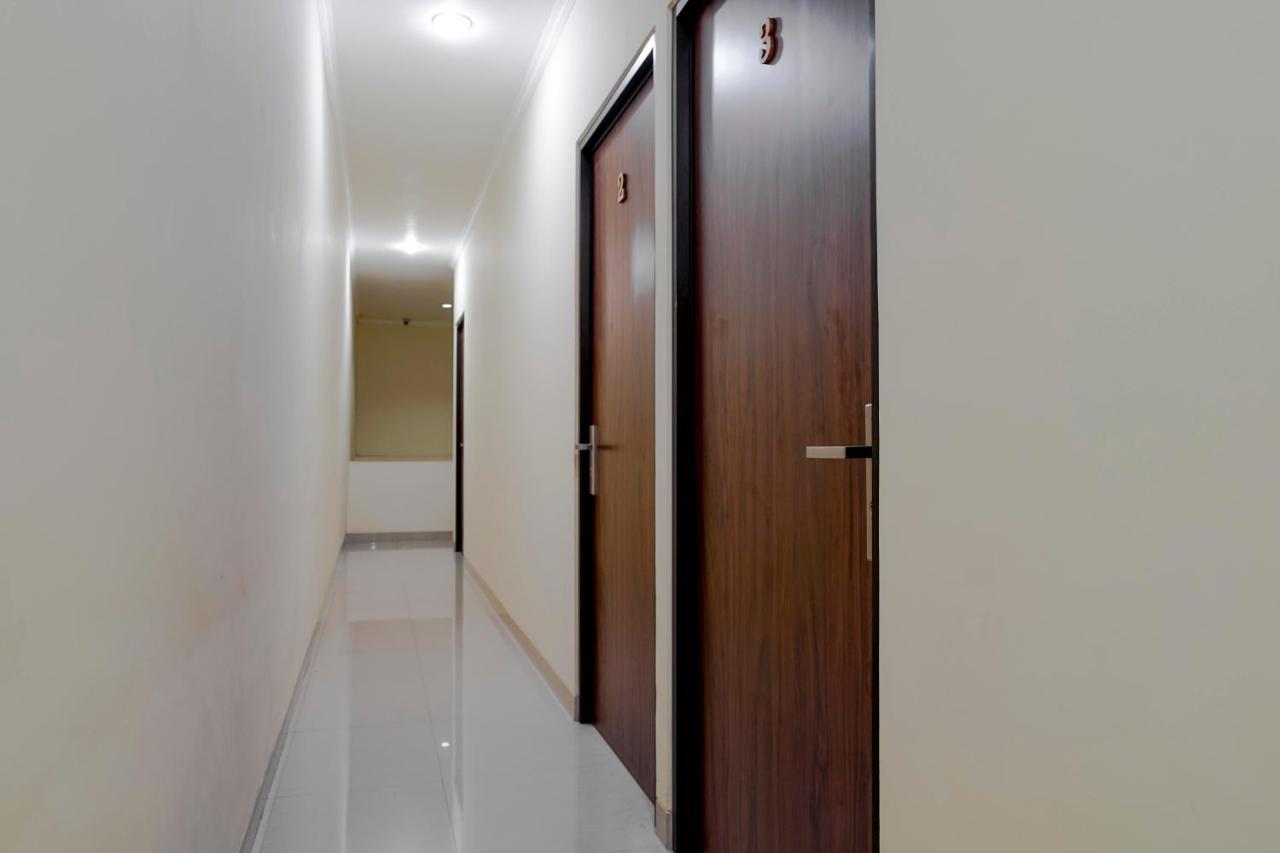 Reddoorz @ Jalan Biak Roxy Jakarta Exteriör bild