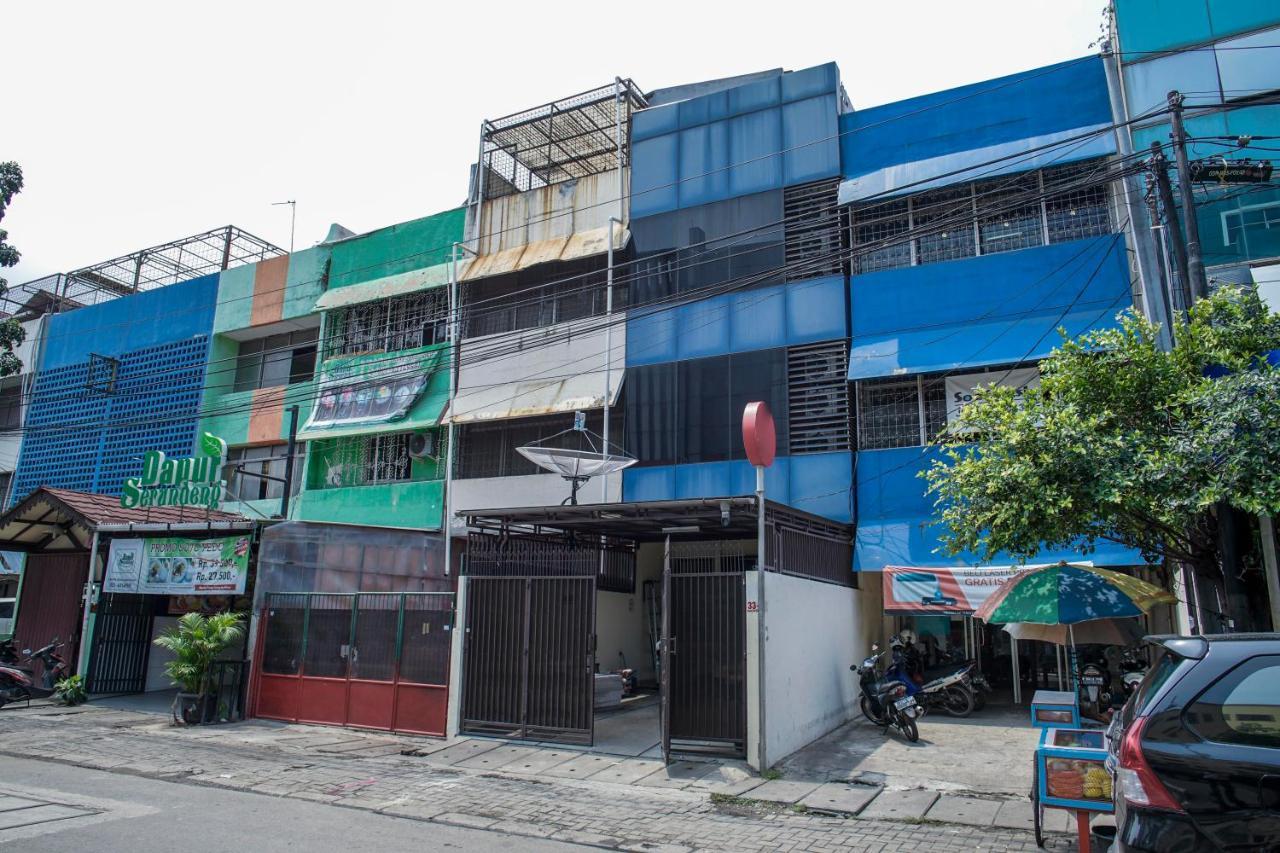 Reddoorz @ Jalan Biak Roxy Jakarta Exteriör bild
