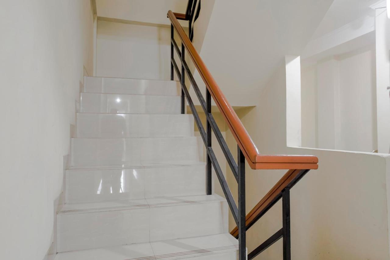 Reddoorz @ Jalan Biak Roxy Jakarta Exteriör bild