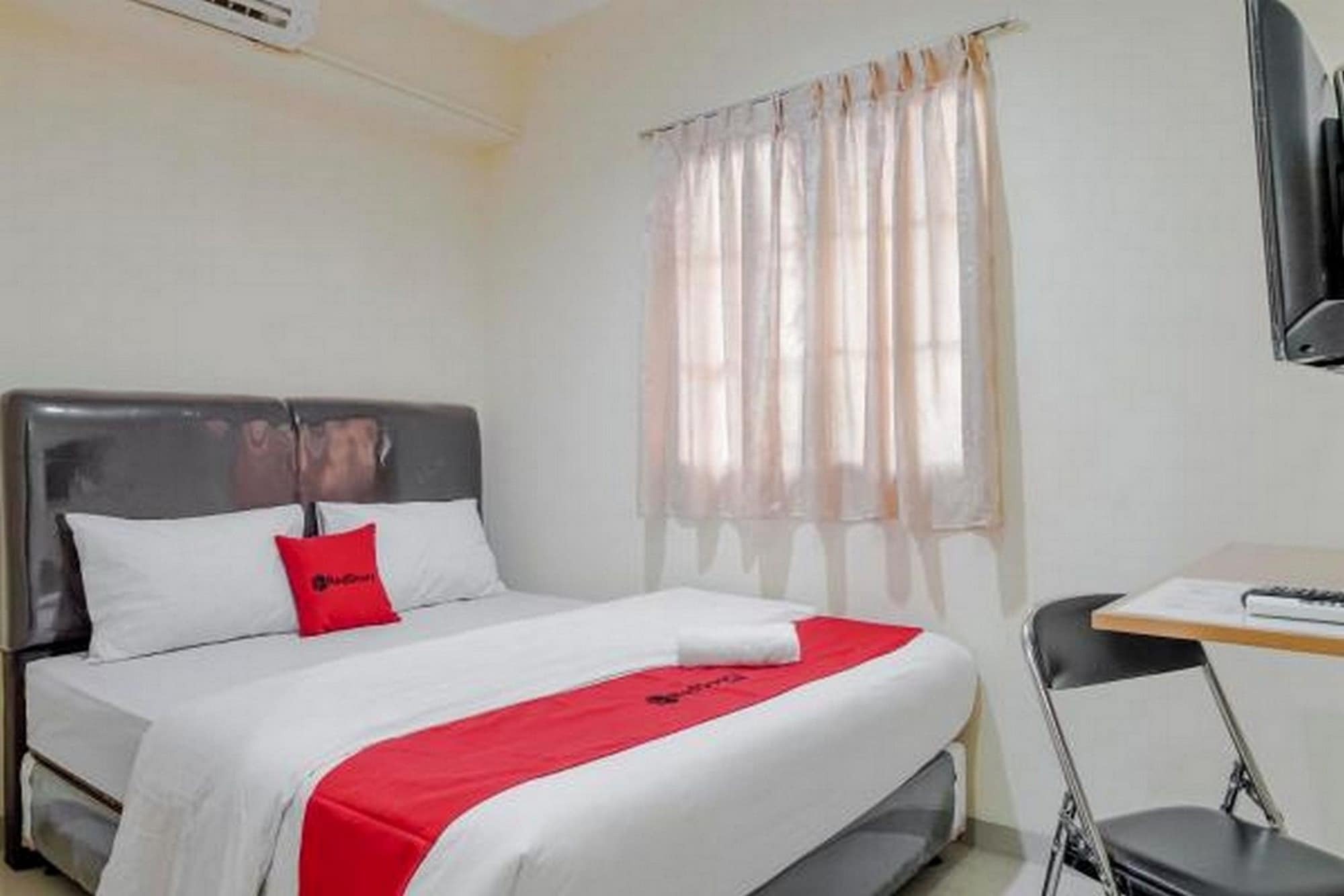 Reddoorz @ Jalan Biak Roxy Jakarta Exteriör bild